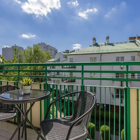 Lejlighed Bright With A Balcony In By Renters Warszawa