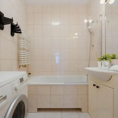 Bright With A Balcony In By Renters Lejlighed